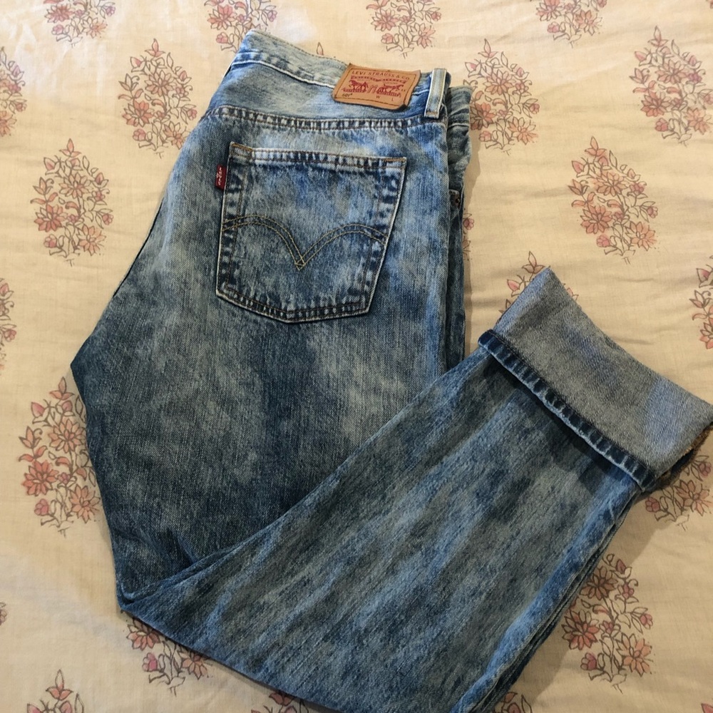 boyfriend Levi button fly distressed jeans